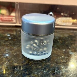 Skin Tru Face Essence Ultra - Light Blue Frosted Jar